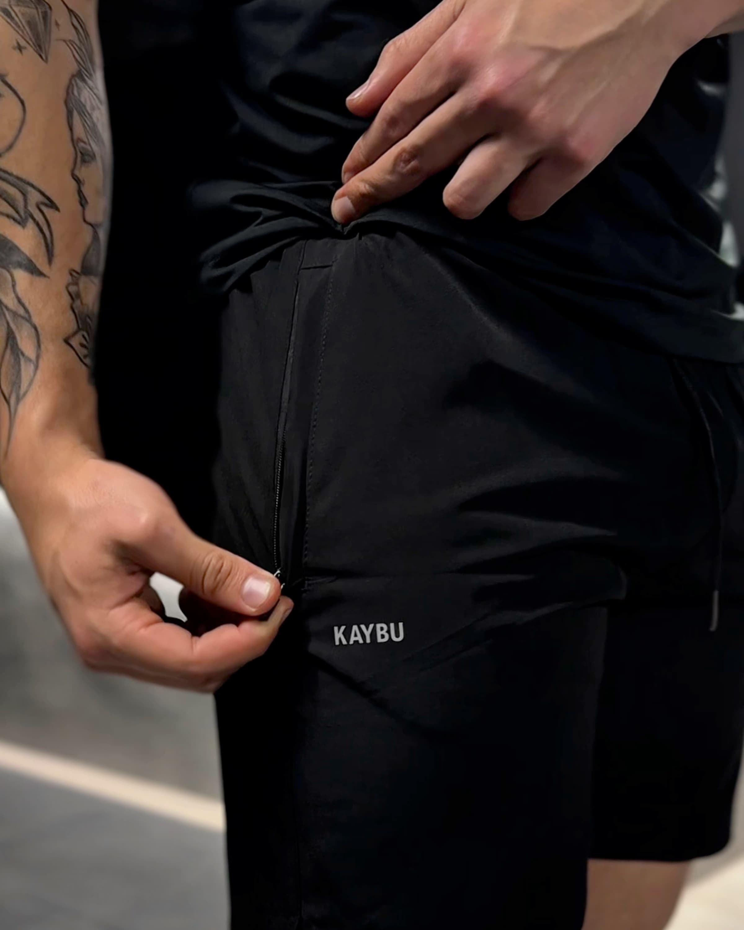 Pantaloneta con licra y bolsillos con cierre┃KBMEN RF.206